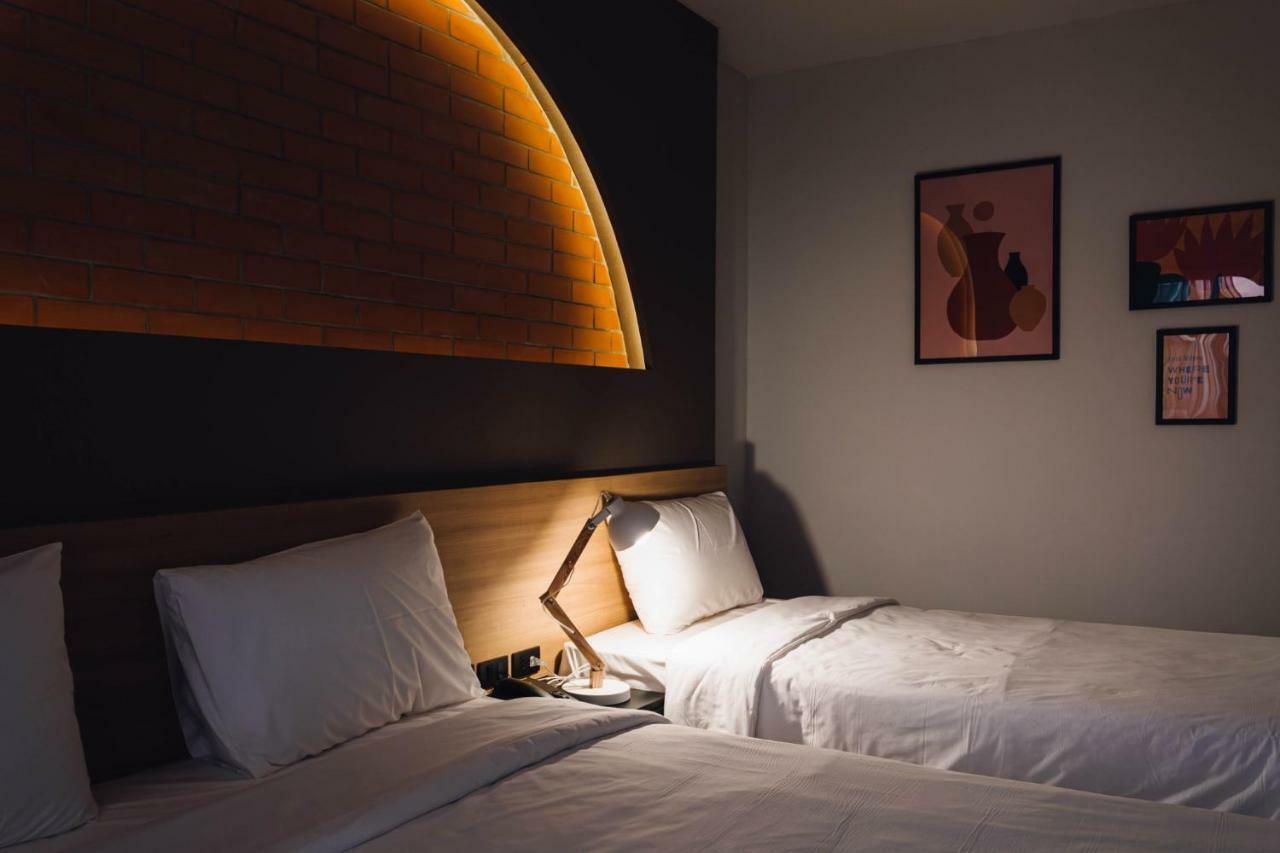 Clay Hotel Udonthani Экстерьер фото