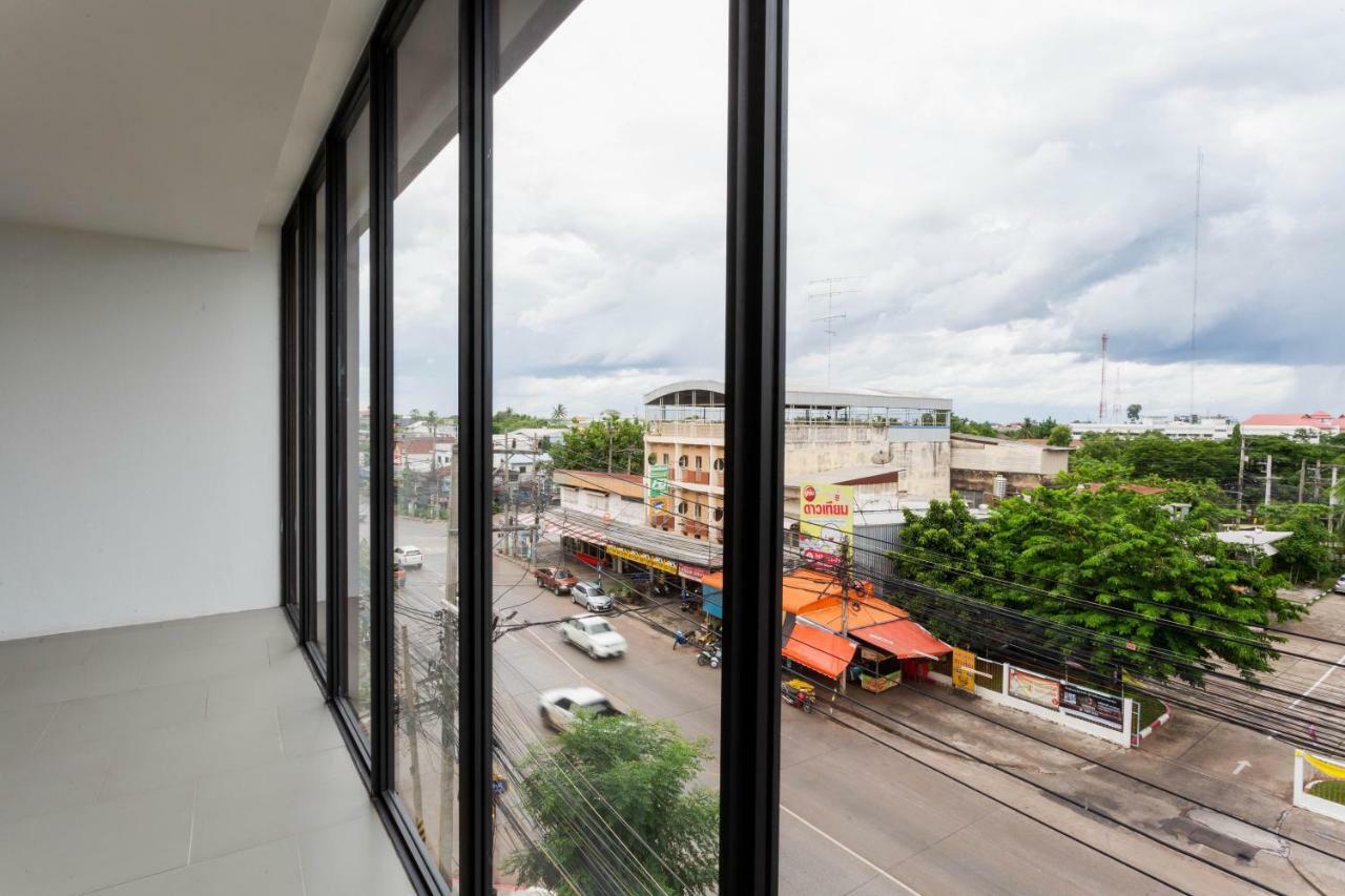 Clay Hotel Udonthani Экстерьер фото